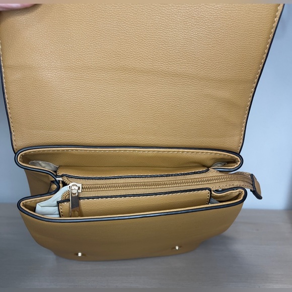 Backpack - Picture 3 of 4